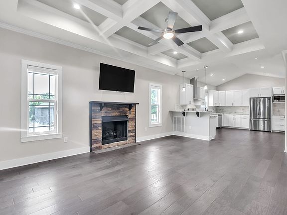3rd image of 410 Gower St