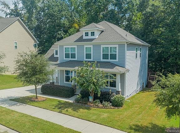 3rd image of 5913 Gilchrist Cir