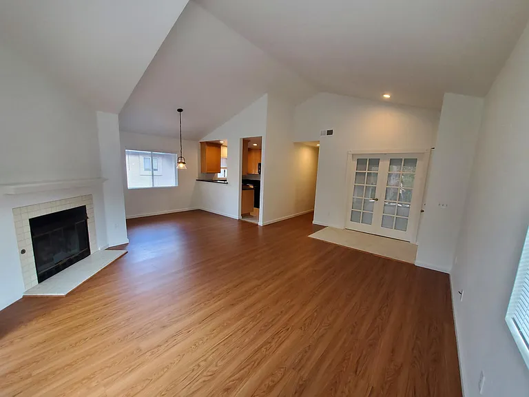 11353 Avenida De Los Lobos #G — Photo 3