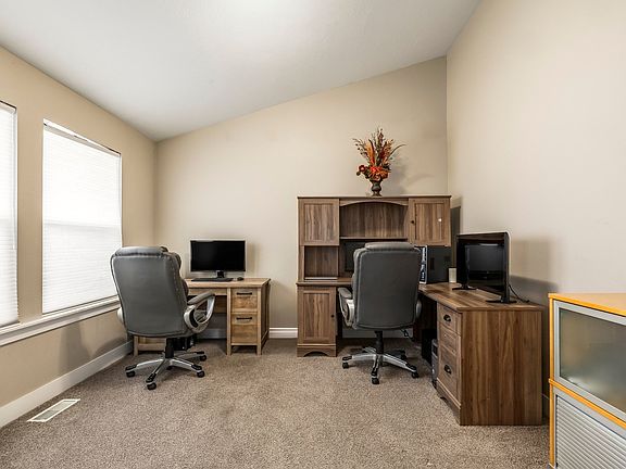 5th image of 880 S Mill Rd E