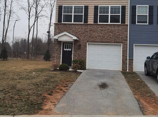 901 Admirals Quay Dr, Mechanicsburg, PA 17050