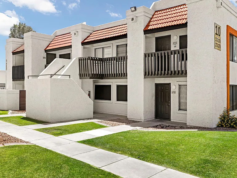 Solei on West Thomas Apartments — Photo 17