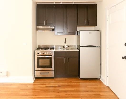2nd image of 4737 N Hermitage Ave #2170107