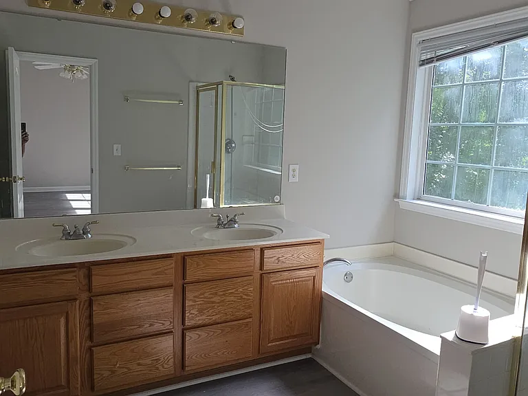 9213 Sulkirk Dr — Photo 14