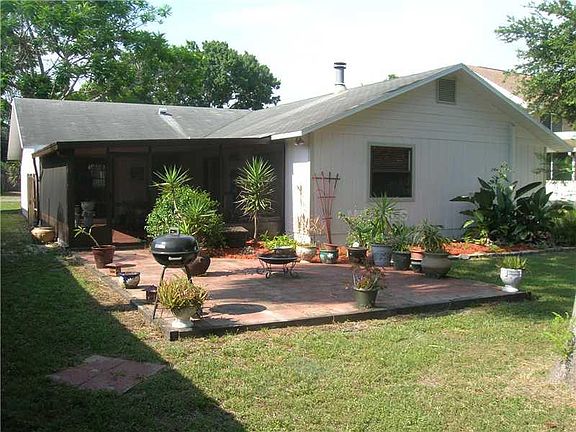 3rd image of 2050 Billmar Ln N
