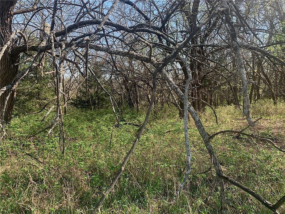 2nd image of 34 Pecan Dr