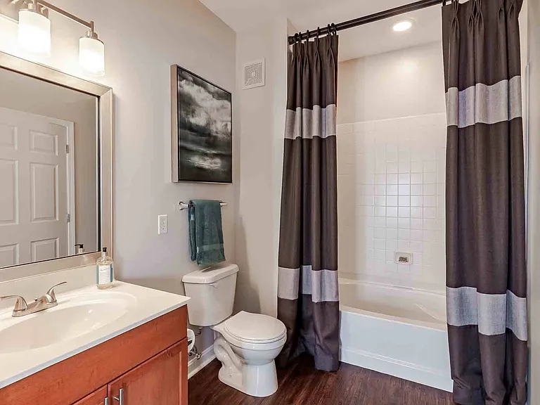 Edgewood Apartments — Photo 25