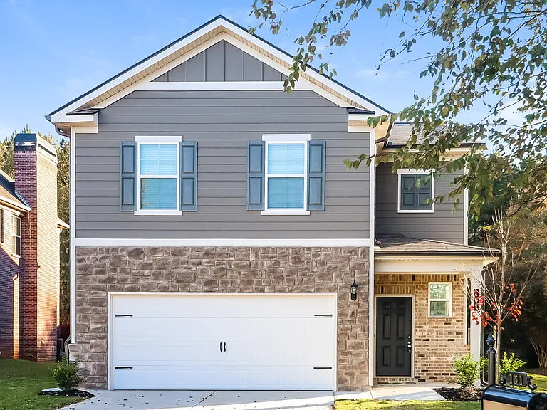 151 Hamilton Pointe Dr — Photo 1
