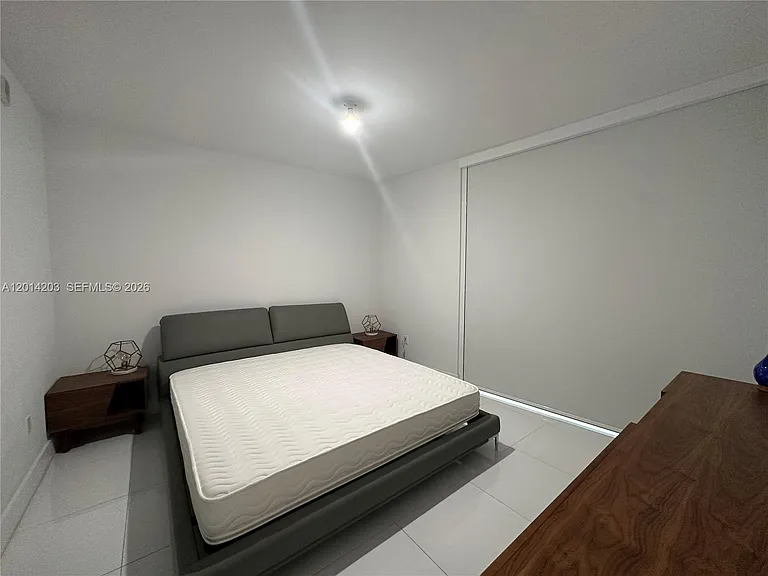 488 NE 18th St #2502 — Photo 7