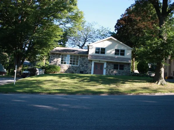 1213 Manoa Rd, Wynnewood, PA 19096