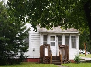 300 22nd Pl, Clinton, IA 52732