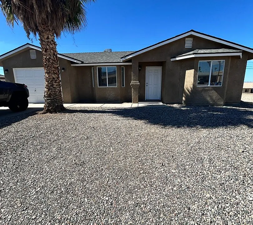 1111 Shorewood Cir
