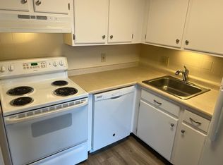 80 English Village Rd #304, Manchester, NH 03102