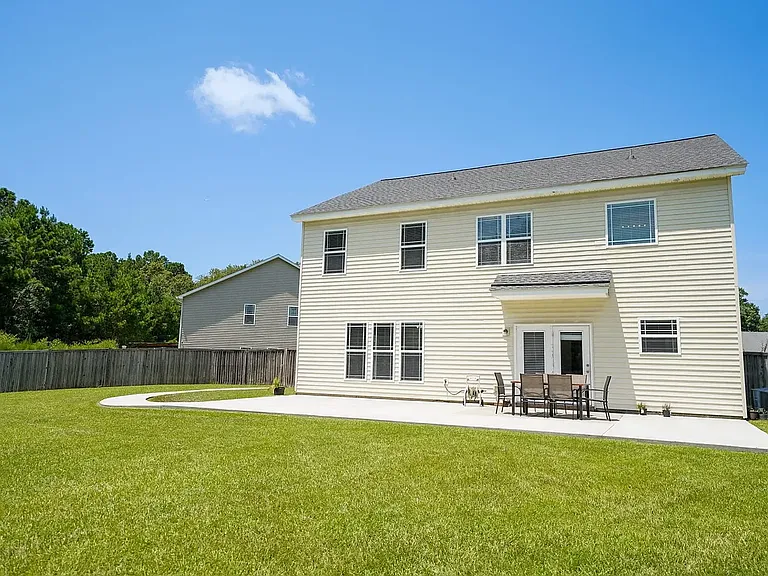 8 Woods Way — Photo 4