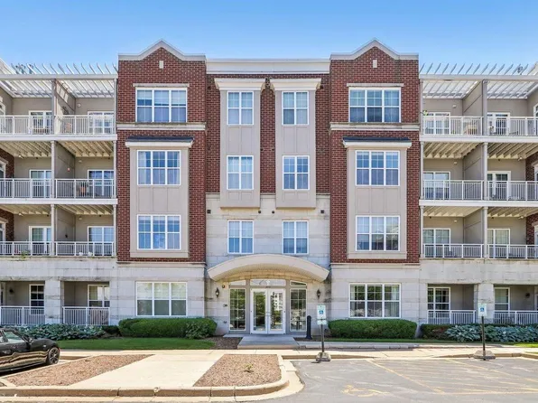 3872 S Lake DRIVE #402, Saint Francis, WI 53235