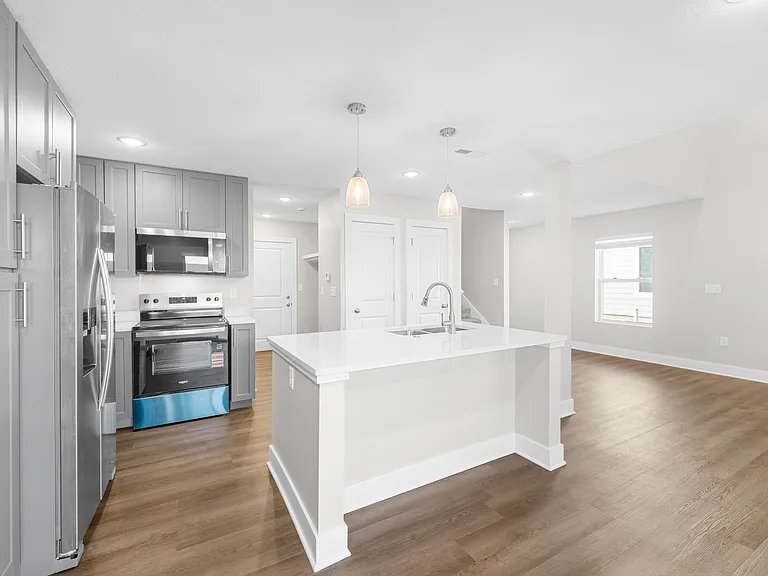 2707 Amelia Ln — Photo 4
