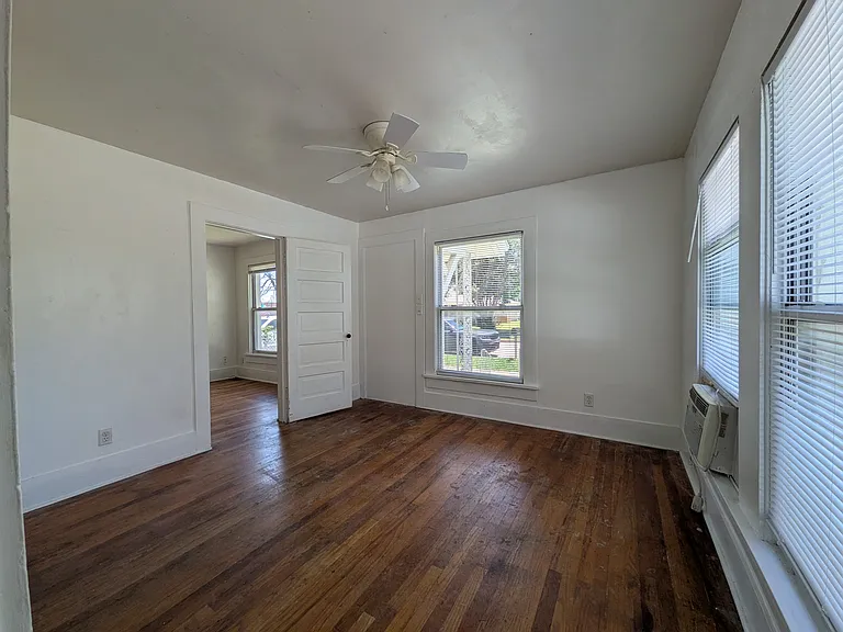 207 3rd Ave NW — Photo 10