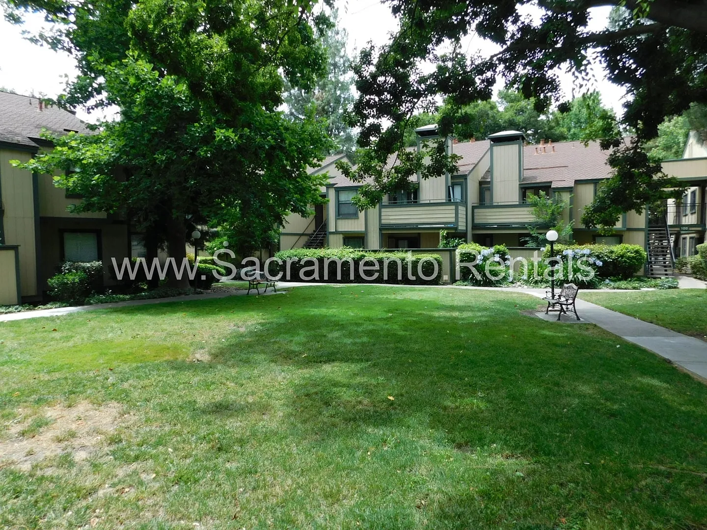 Wonderful 2bd/1+ba South Natomas Condo in Gated Community — Photo 2