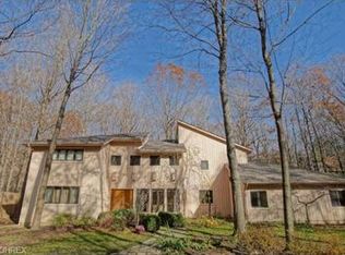 7229 Pinehill Rd, Concord Township, OH 44077