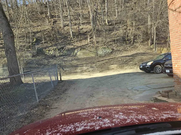 2829 Central Ave, Dubuque, IA 52001