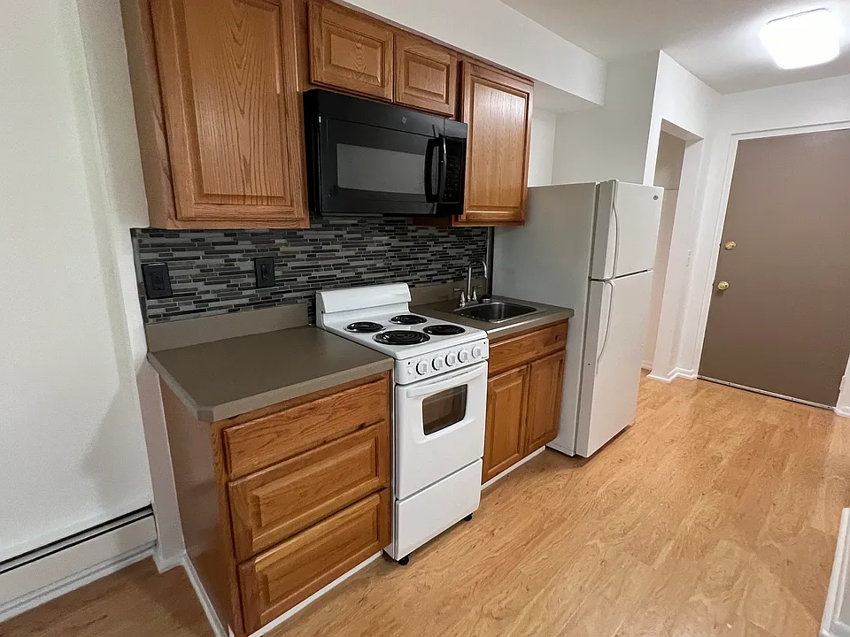 312 Green St #3