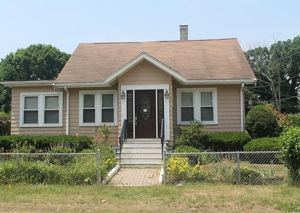 1st image of 62 N Leyden St
