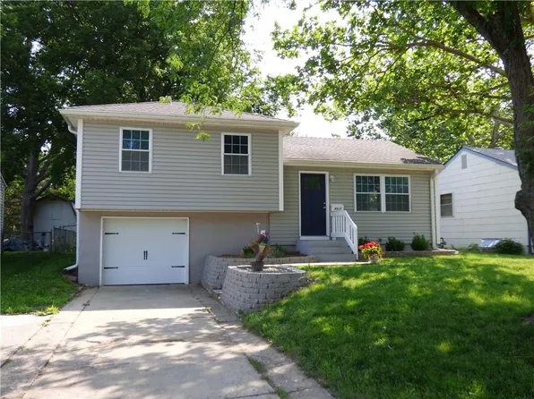 4917 N Sycamore Dr, Kansas City, MO 64119