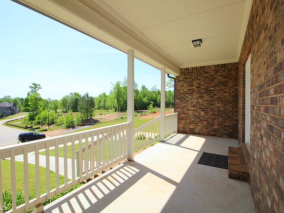3rd image of 172 Oakwood Dr