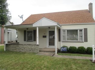 201 Helena Dr, Struthers, OH 44471