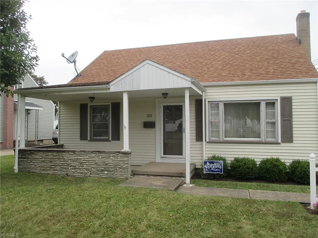 201 Helena Dr photo 1