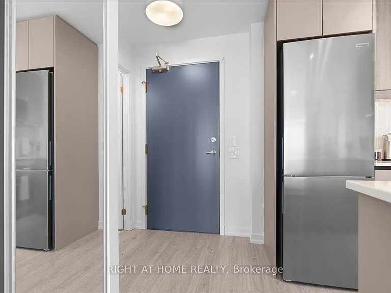 2485 Eglinton Ave W #1401 — Photo 11