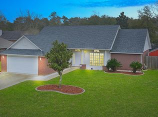 7004 Pinehurst Dr, Ocean Springs, MS 39564