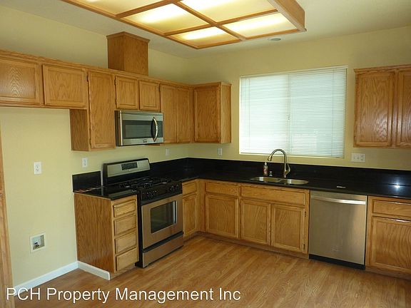 2nd image of 146 Oxburough Dr