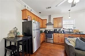 4th image of 2705 Amelia St