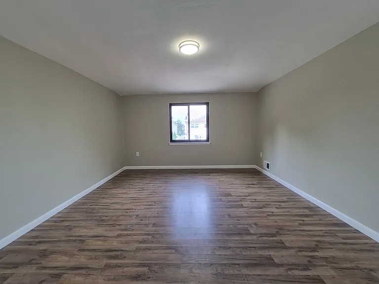 438 Travis Ave #2 — Photo 9