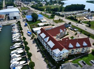 917 W Savidge St UNIT 11, Spring Lake, MI 49456