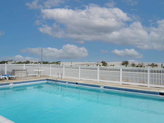 2nd image of 1100 Kennedy Dr #104