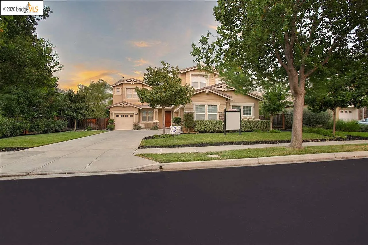 1928 Sofia Way photo 1