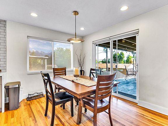 4th image of 2080 Sands Dr