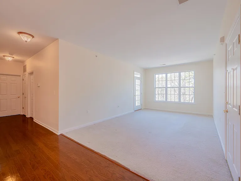 539 Sophee Ln #539 — Photo 41