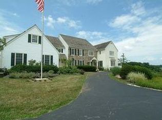 35 Wyndemere Lake Dr, Chester Sprgs, PA 19425