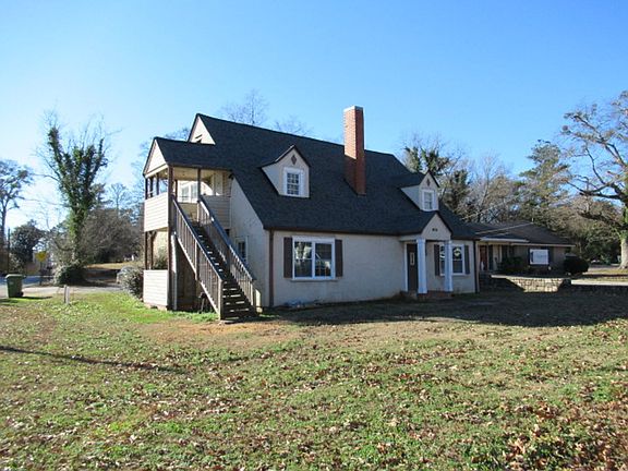 2nd image of 1404 Maple St