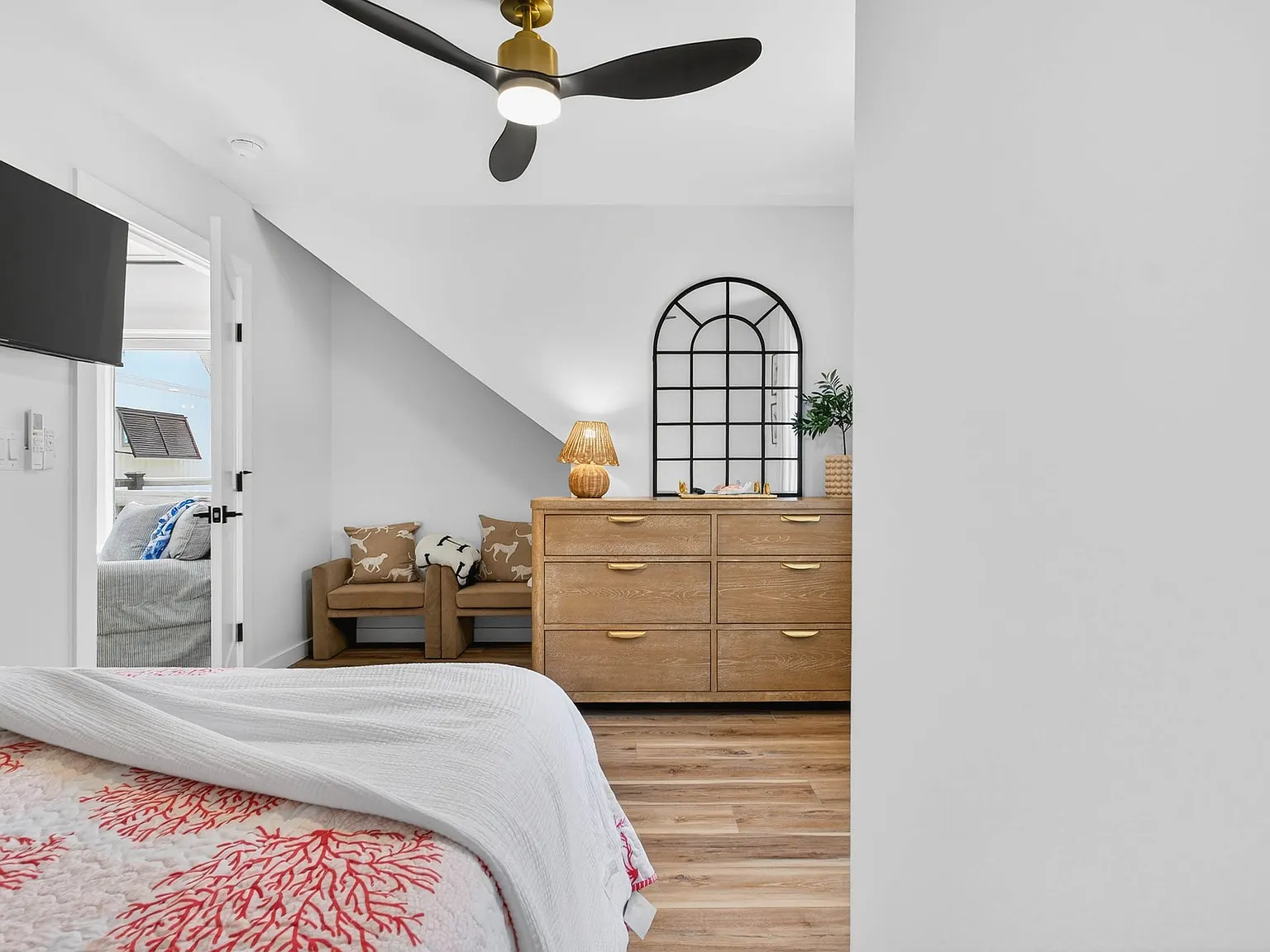 2 bed, 1500 sqft, $2,500 — Photo 3