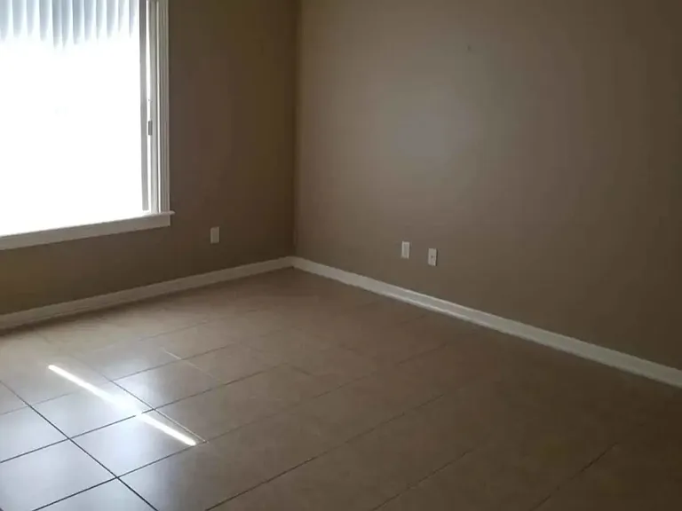 703 Dalobo Blvd — Photo 4