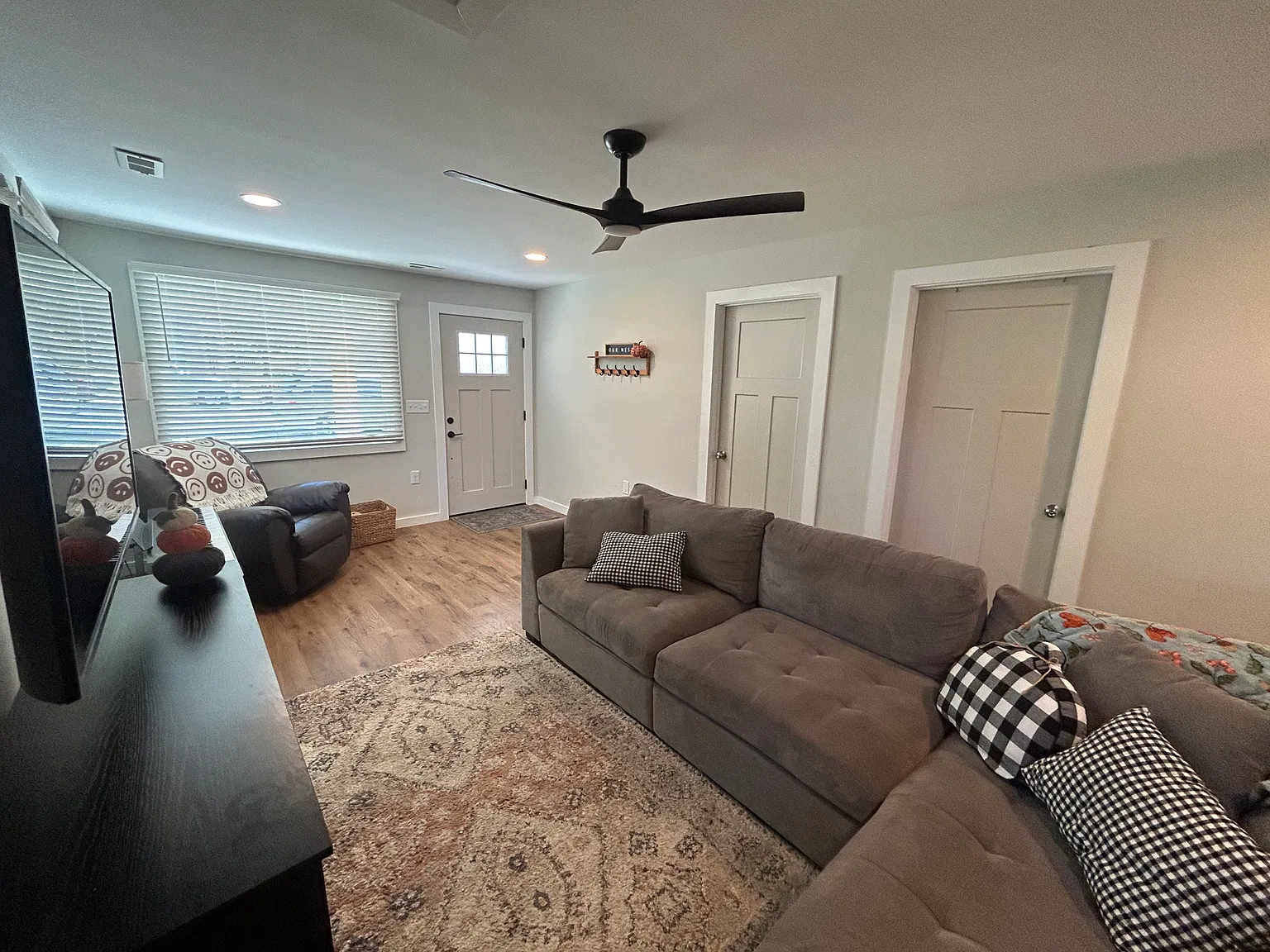 3 bed, 1224 sqft, $1,600 — Photo 4