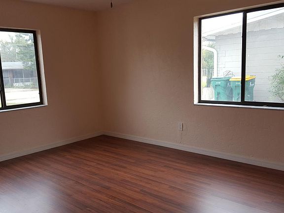 5th image of 315 Le Jeune Dr