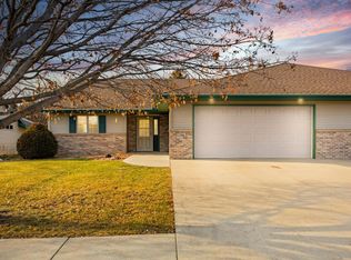 2306 10th St SW, Willmar, MN 56201