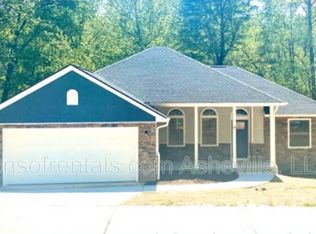 31 John Halford Ct, Hendersonville, NC 28792