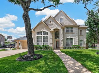 2002 Thorncrest Ct, Sugar Land, TX 77479