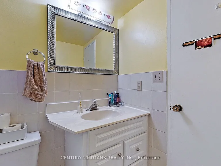 20 Gilder Dr #1208 — Photo 45